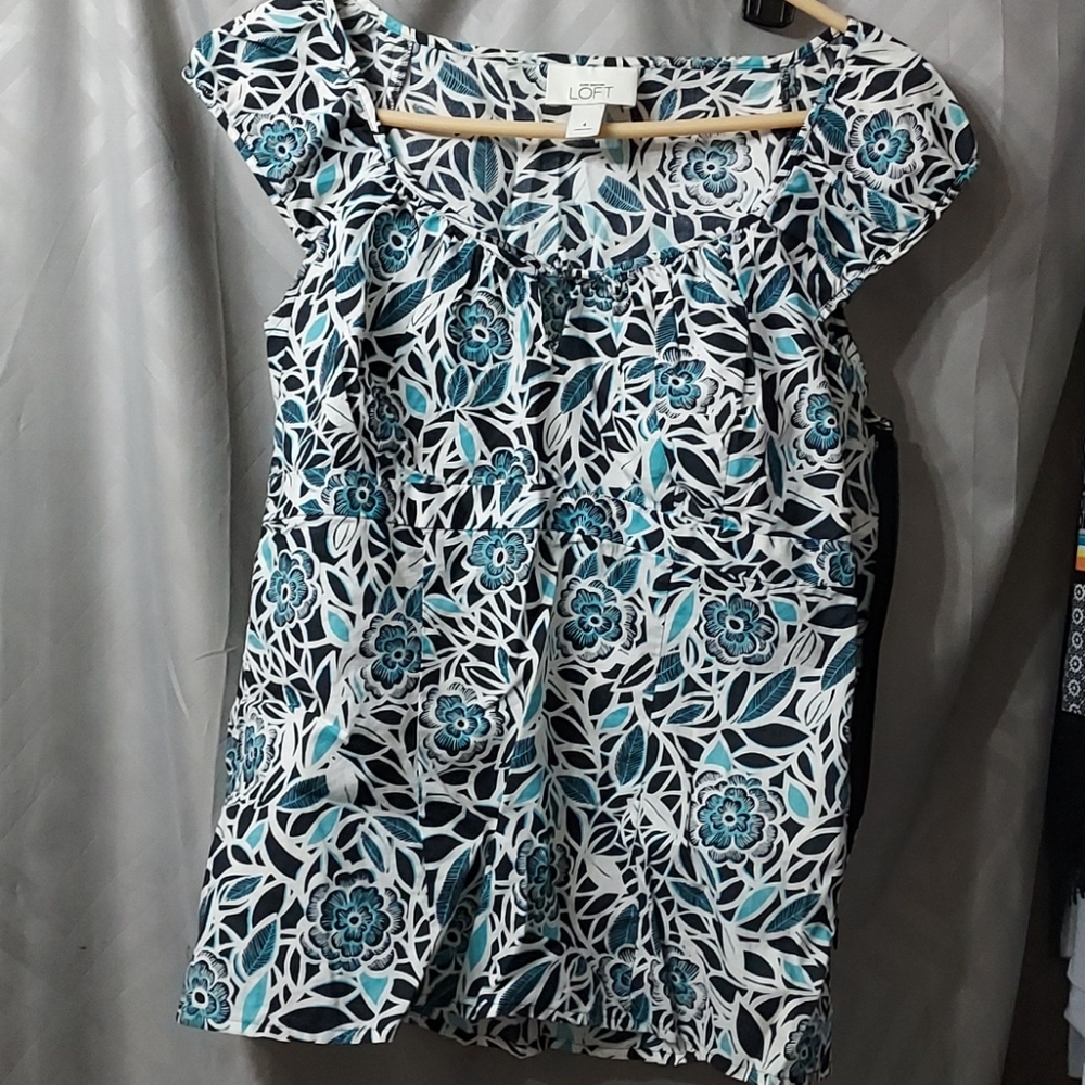 Ann Taylor Loft cap sleeve side zip , size 4,